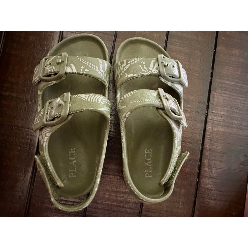 Children’s Place Dino Print Sandals – Size 9